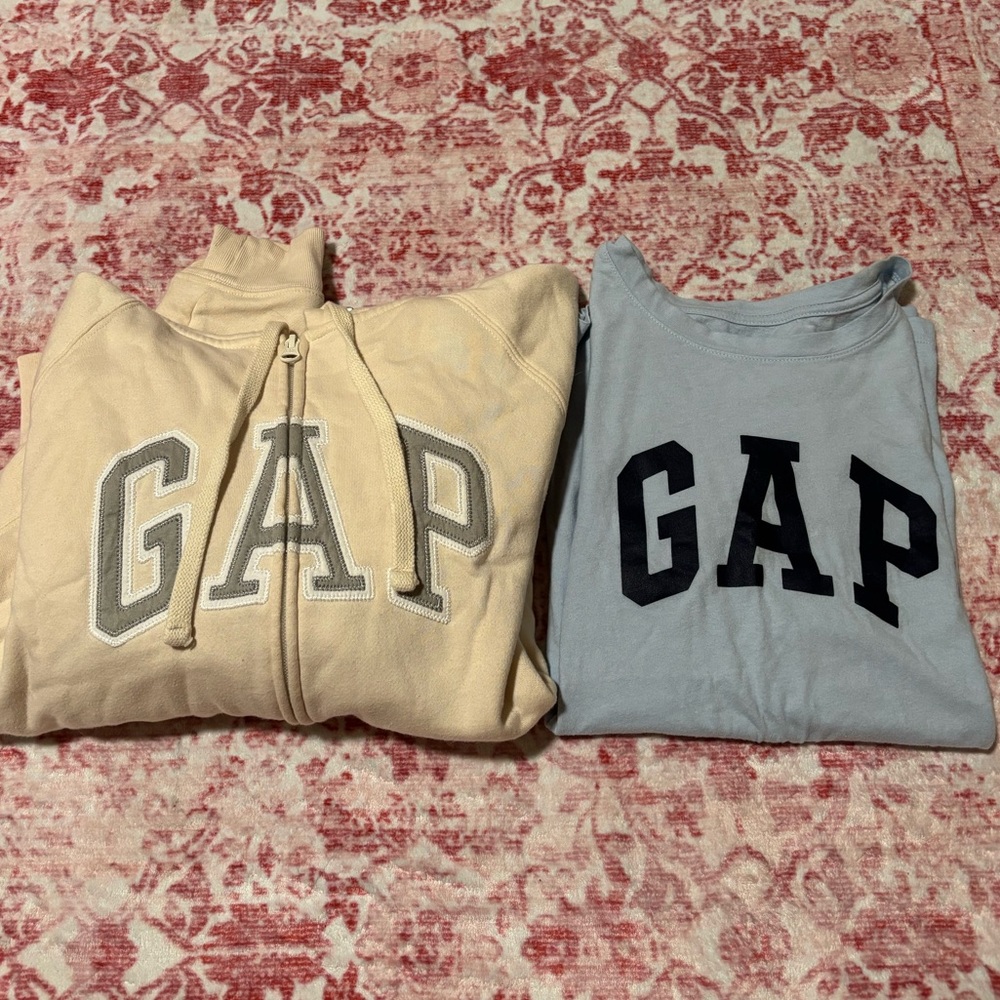 GAP Logo Duo Cream Zip Up & Light Blue T-Shirt